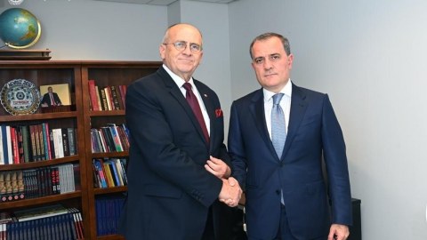 Ceyhun Bayramov polşalı həmkarı ilə görüşdü 