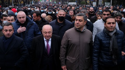 Erməni müxalifəti hökumət binasını mühasirəyə almağa HAZIRLAŞIR