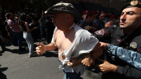 Ermənistan polisi 350 nəfəri saxlayıb
