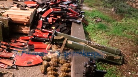 Ermənilər silahlarını sülhməramlılara təhvil verir