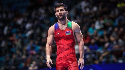 Üçqat dünya çempionumuz medalını hərbçilərimizə HƏSR ETDİ