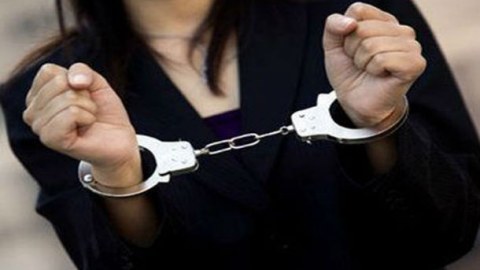 İnsan alverinə görə tutulan qadın məhkəmə zalından azadlığa buraxıldı