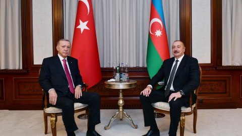 Prezidentlərin təkbətək görüşü KEÇİRİLİB