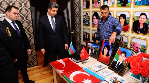 Anım Günü ərəfəsində şəhid ailələri ziyarət edildi - FOTOLAR