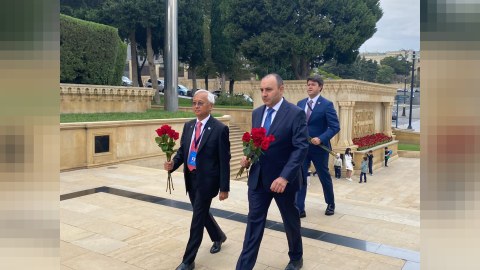 Türk Dövlətlərinin Diaspor Gəncləri Fəxri və Şəhidlər xiyabanlarında - FOTOLAR