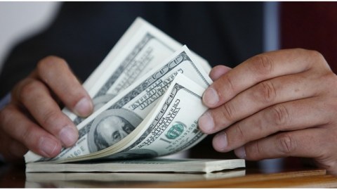 Hərracda banklara 61 milyon dollar SATILIB
