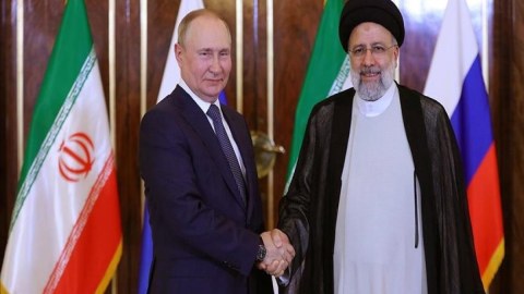Putin İran prezidenti ilə Qarabağı müzakirə etdi