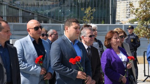 Agentliyin rəhbərliyi şəhidlərin əziz xatirəsini yad etdi - FOTOLAR
