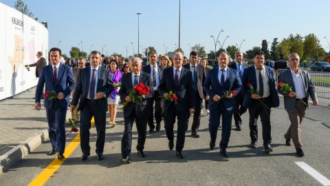 BMU-nun kollektivi Zəfər parkında - FOTO