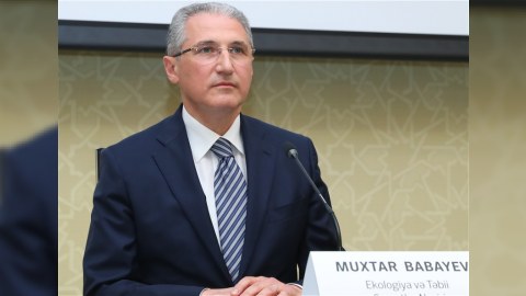Muxtar Babayev Söyüdlüdə iclas KEÇİRİR