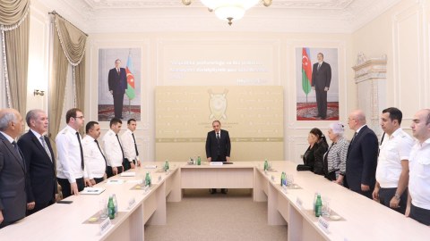 Kamran Əliyev Vətən müharibəsində iştirak edən prokurorluq işçiləri ilə görüşdü