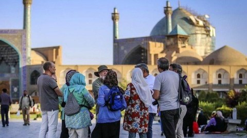 İran qonşu ölkələrə vizanı ləğv edir