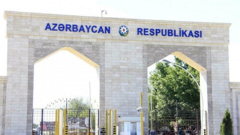 Bu şəxslər quru yolla sərhədi keçə bilər