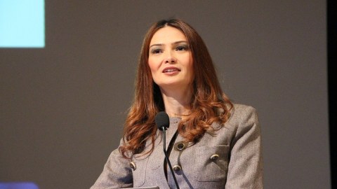 Qənirəsiz çox darıxdırıcı olacaq! - Jurnalistlər ondan YAZDILAR
