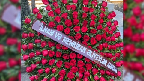 Prezident və birinci xanım deputatın məzarına əklil göndərdi