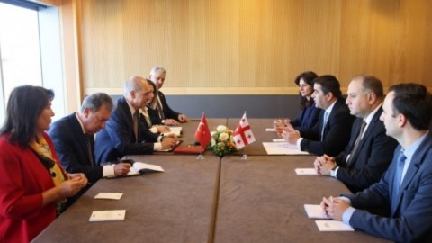 Kurtulmuş gürcü həmkarı ilə görüşdü 