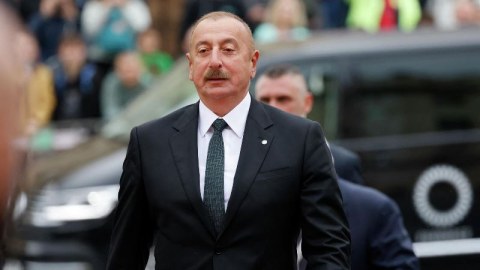 Liderliyini təsdiqləyən adam: İlham Əliyev