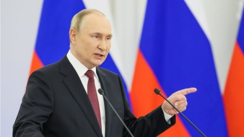 Putin separatçıları TƏBRİK ETDİ