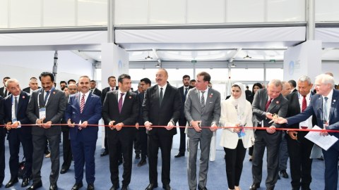 Bakıda sərgi təşkil olundu, prezident və ailəsi iştirak etdi - FOTOLAR