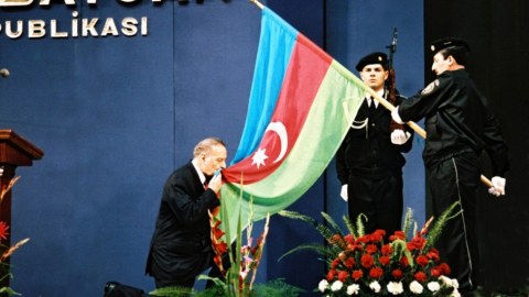 30 il əvvəl: Heydər Əliyevin namizədlik vəsiqəsi - FOTO