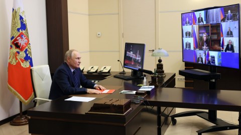 Putin Təhlükəsizlik Şurasını topladı