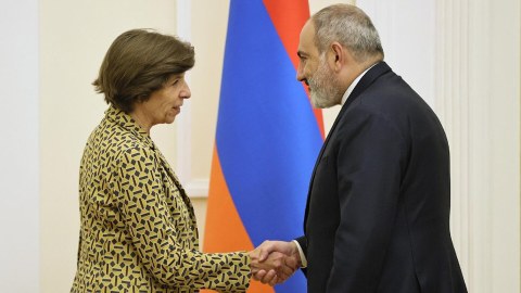 Paşinyan fransalı nazirdən pul istədi