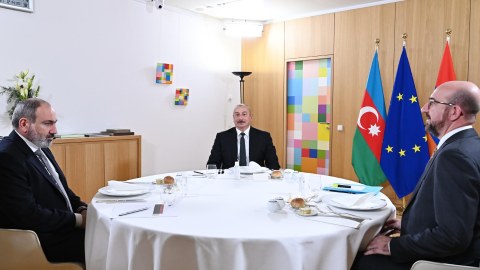 Azərbaycan üçtərəfli görüşlərə hazırdır - Prezidentin köməkçisi