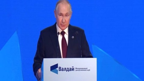 Qarabağdakı sülhməramlıların başqa hüquqları yoxdur - Putin