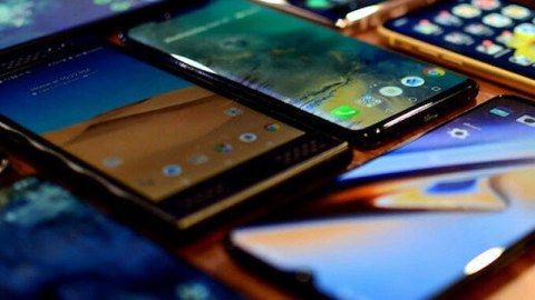 Telefonların qeydiyyata alınmasına görə rüsumlar AZALDILIR