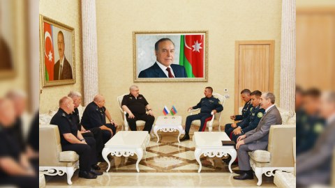 Rusiyalı admiral Bakıya gəldi - Elçin Quliyevlə görüşdü 
