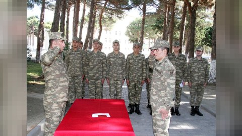 Hərbi qulluqçuların tərxisi davam edir