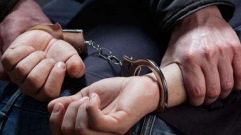 Qayınatasını öldürən kürəkən hakim qarşısına çıxarılır