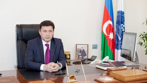 Rəhbərlikdə yaş məhdudiyyəti olmalıdır - Rektor