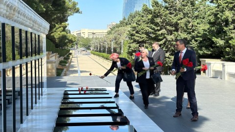Gürcüstan parlamentinin Baş katibi Azərbaycana gəldi