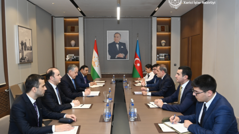 Ceyhun Bayramov tacik həmkarı ilə danışıqlar apardı 