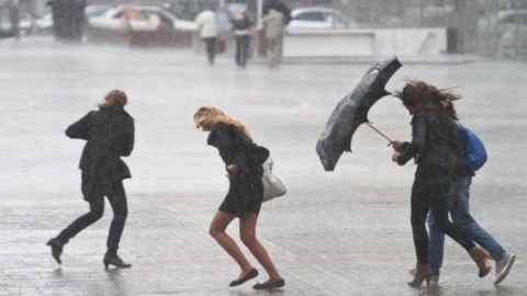 Nazirlikdən hava xəbərdarlığı - Güclü külək, sel, qar...
