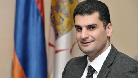 Nazir müavini məhkəmədə müxalif deputata uduzdu