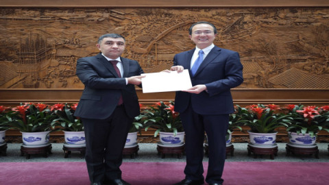 Çindəki səfirimiz etimadnaməsini təqdim etdi