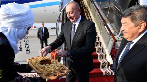 Prezident Qırğızıstana getdi - FOTOLAR