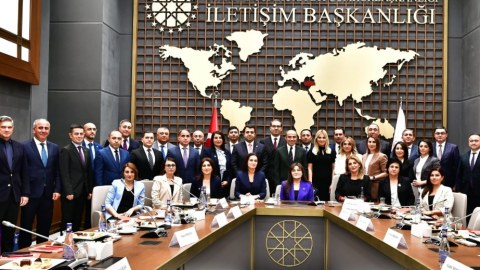 Prezident Administrasiyası 30 dövlət qurumunun mətbuat katibini Türkiyəyə göndərib