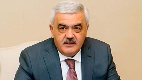 Rövnəq Abdullayev niyə Estoniyaya getmədi...