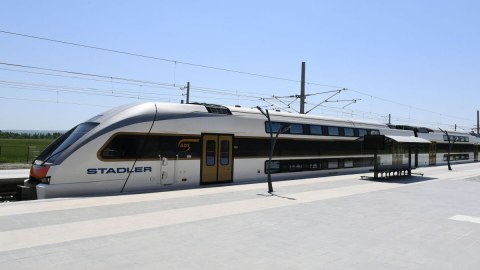 Dəmir yolu ilə sərnişin daşınma 45 %-dən çox artıb