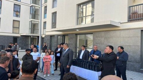 Füzuliyə köçürülən 28 ailəyə mənzillərinin açarları təqdim olundu - FOTOLAR