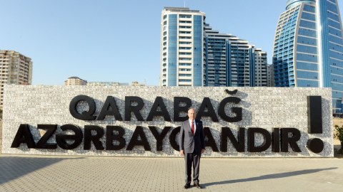 Ersin Tatar Hərbi Qənimətlər Parkında - FOTOLAR