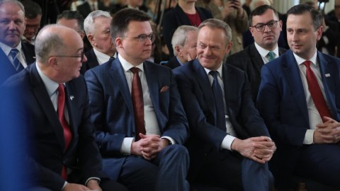 Polşada parlament seçkiləri: hakim partiya öndədir, lakin...