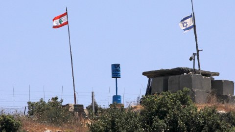 İsrailin Livanla həmsərhəd qəsəbəsi ATƏŞƏ TUTULDU