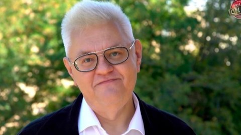 Tanınmış şoumen və dövlət rəsmisi dünyasını dəyişdi