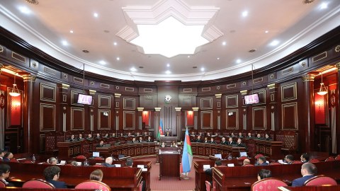 Yeni təyin olunmuş hakimlər and içdilər