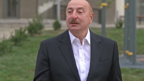 Prezidentin kövrəldiyi anlar - VİDEO