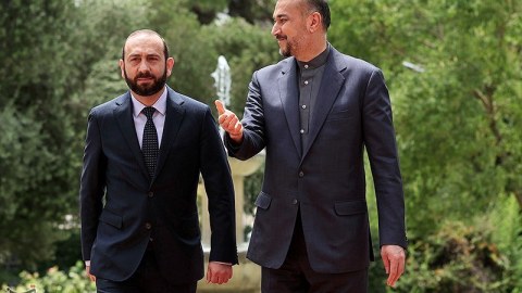 Mirzoyan Abdullahianla danışıqlar apardı 